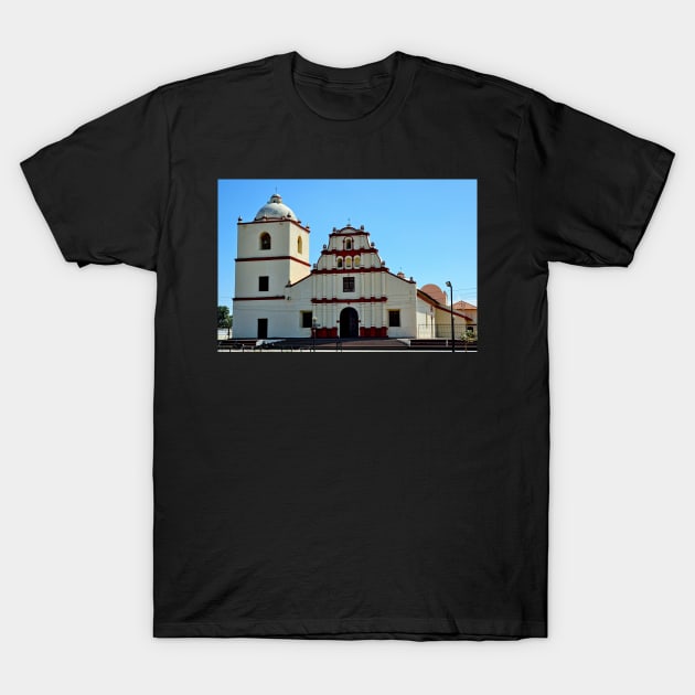 Nicaragua - Léon Iglesia San Juan Bautista De Sutiaba T-Shirt by franck380